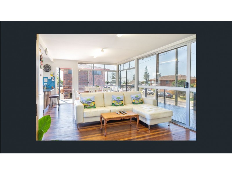 2 Heath Street, Brooms Head NSW 2463