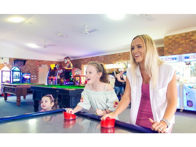 J3 Blue Dolphin Holiday Park, Yamba NSW 2464