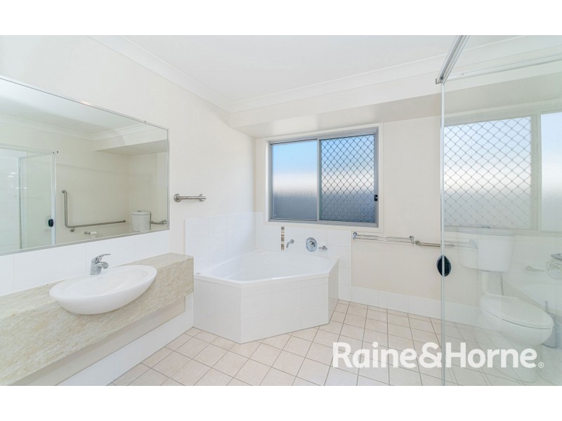 23/4 Somerset Place, Yamba NSW 2464