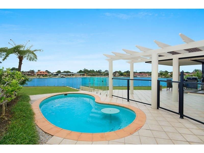 12 Edgewater Close, Yamba NSW 2464