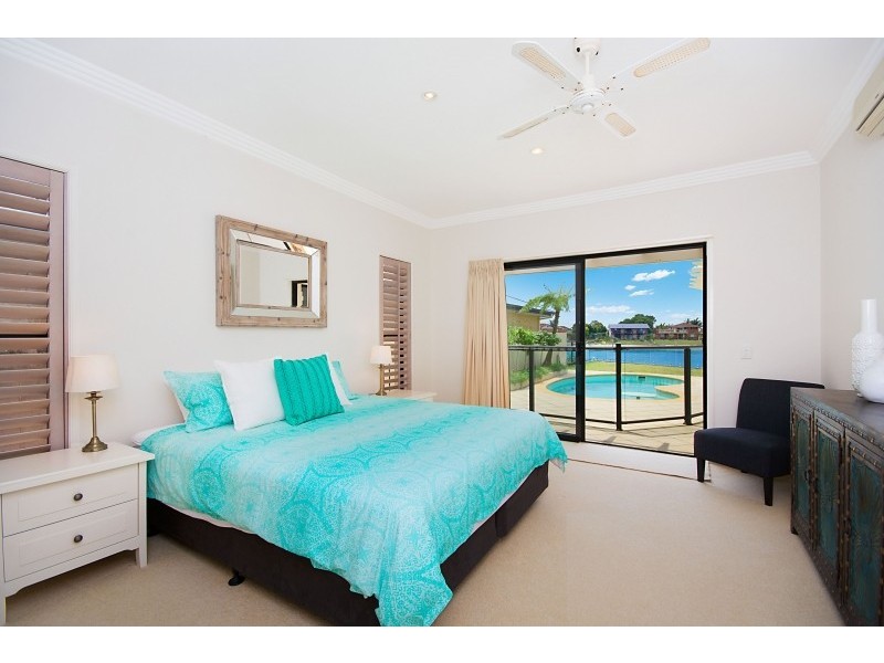 12 Edgewater Close, Yamba NSW 2464