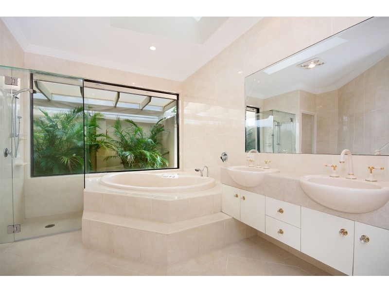 12 Edgewater Close, Yamba NSW 2464