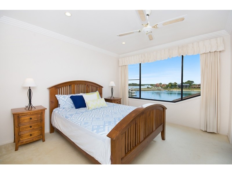 12 Edgewater Close, Yamba NSW 2464