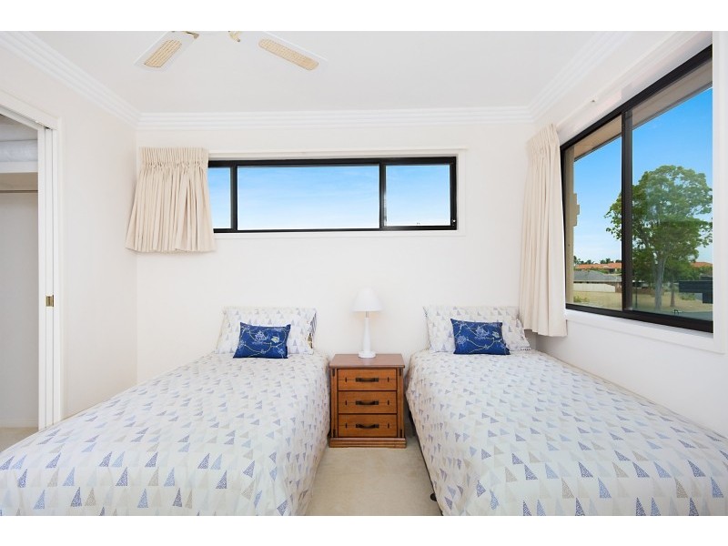 12 Edgewater Close, Yamba NSW 2464