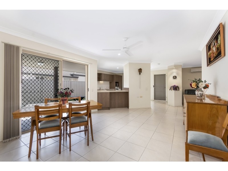 3/4 Somerset Place, Yamba NSW 2464