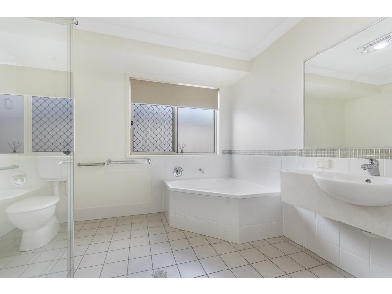 3/4 Somerset Place, Yamba NSW 2464