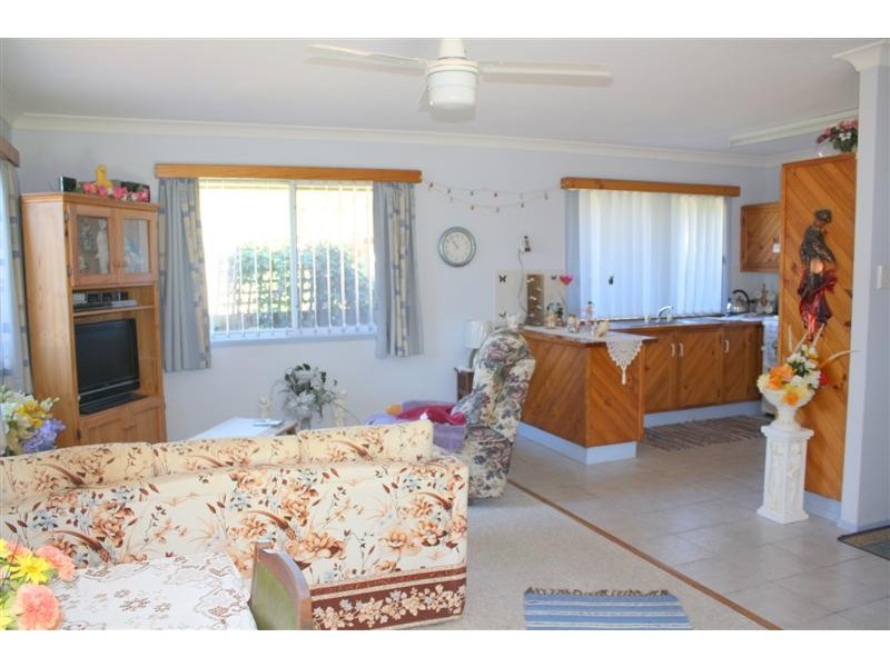 158 Yamba Rd, Yamba NSW 2464