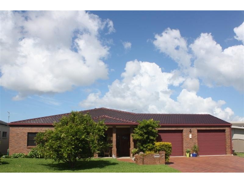 23 Barellan Avenue, Yamba NSW 2464