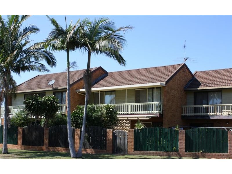 2-2 Waratah Avenue, Yamba NSW 2464