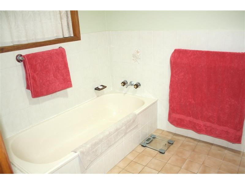 3 Roselands Avenue, Yamba NSW 2464