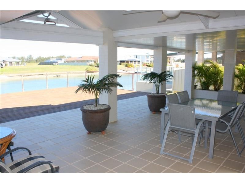 15 Barellan Ave, Yamba NSW 2464