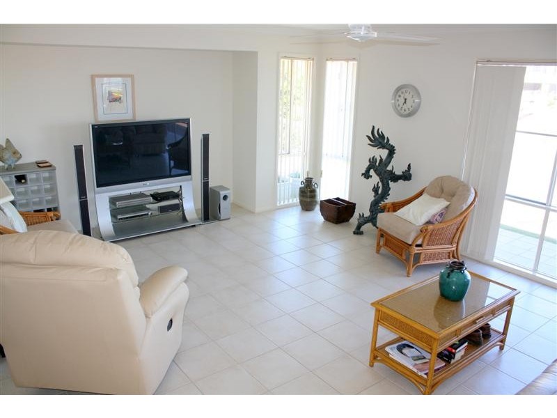 15 Barellan Ave, Yamba NSW 2464