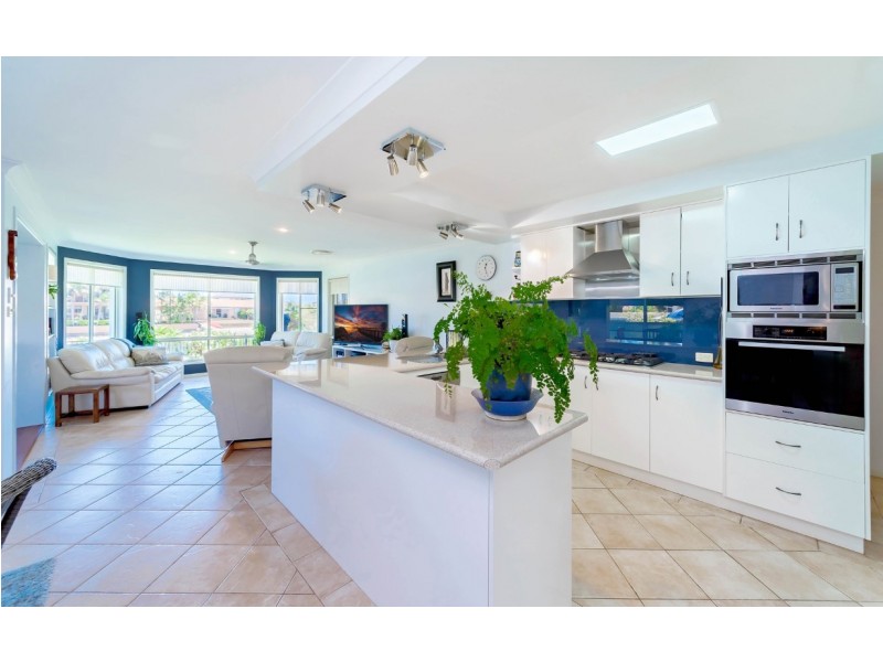 85 Witonga Drive, Yamba NSW 2464