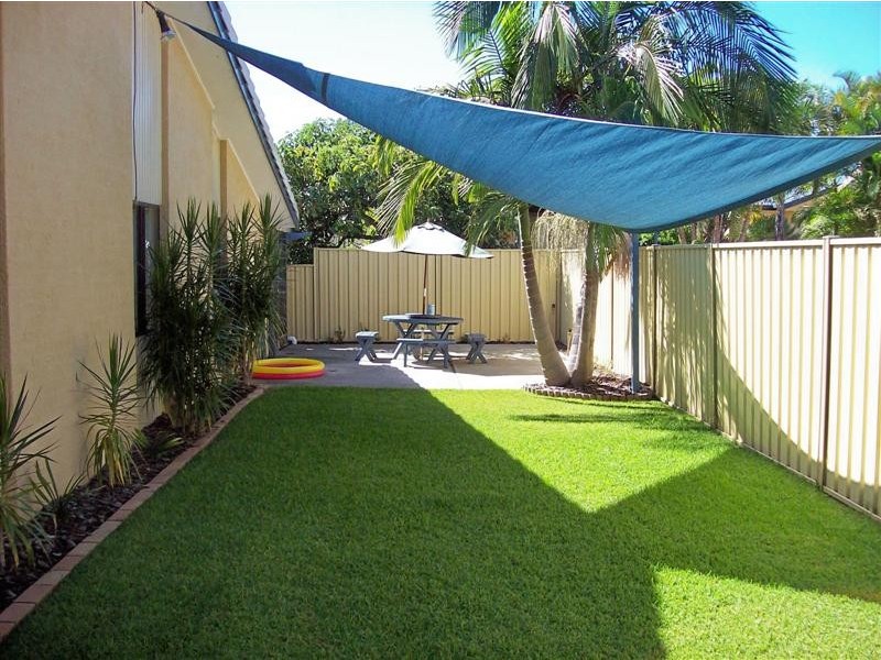 2 Barbara Close, Yamba NSW 2464