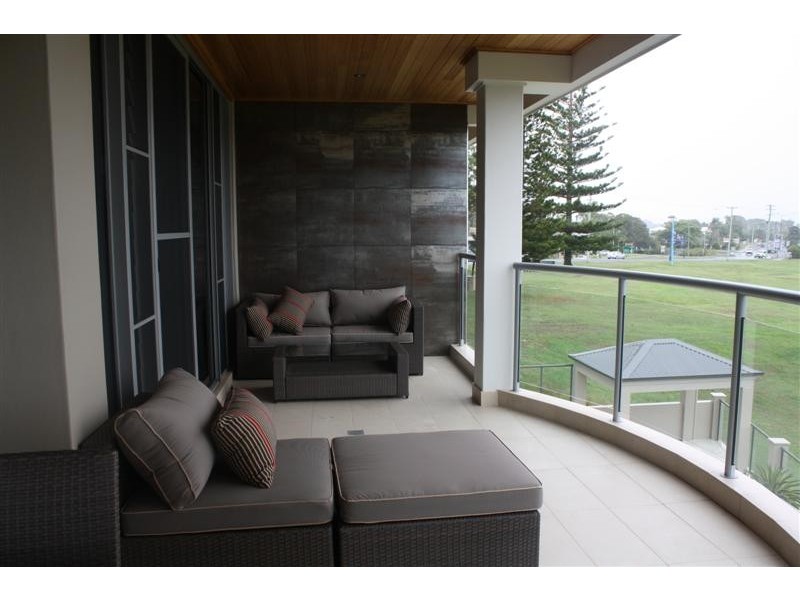 1/8 Bent Street, Yamba NSW 2464