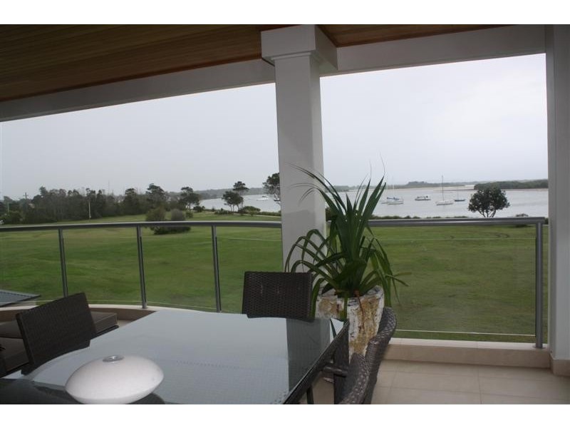 1/8 Bent Street, Yamba NSW 2464