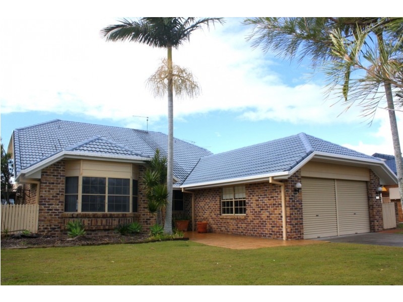 32 The Peninsula, Yamba NSW 2464