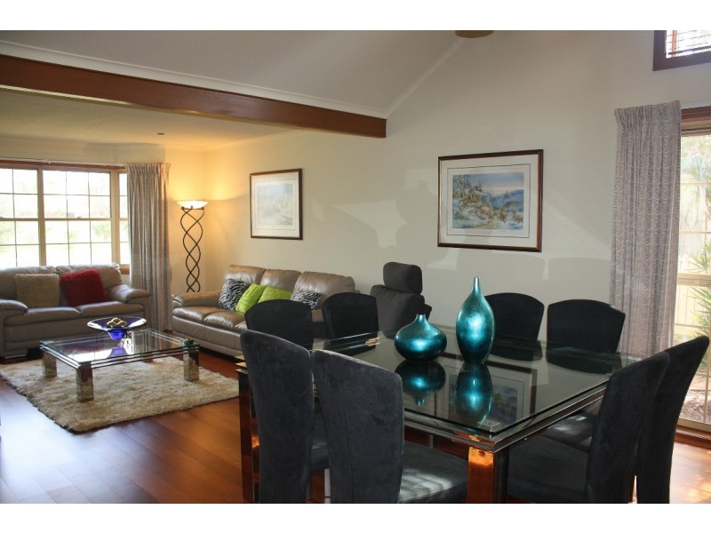 32 The Peninsula, Yamba NSW 2464