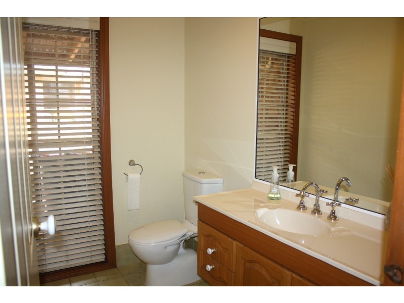 32 The Peninsula, Yamba NSW 2464