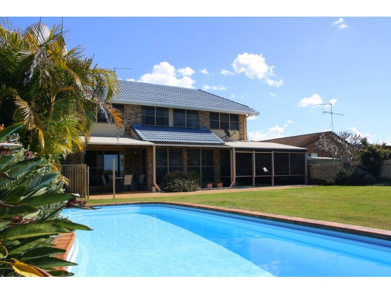 32 The Peninsula, Yamba NSW 2464