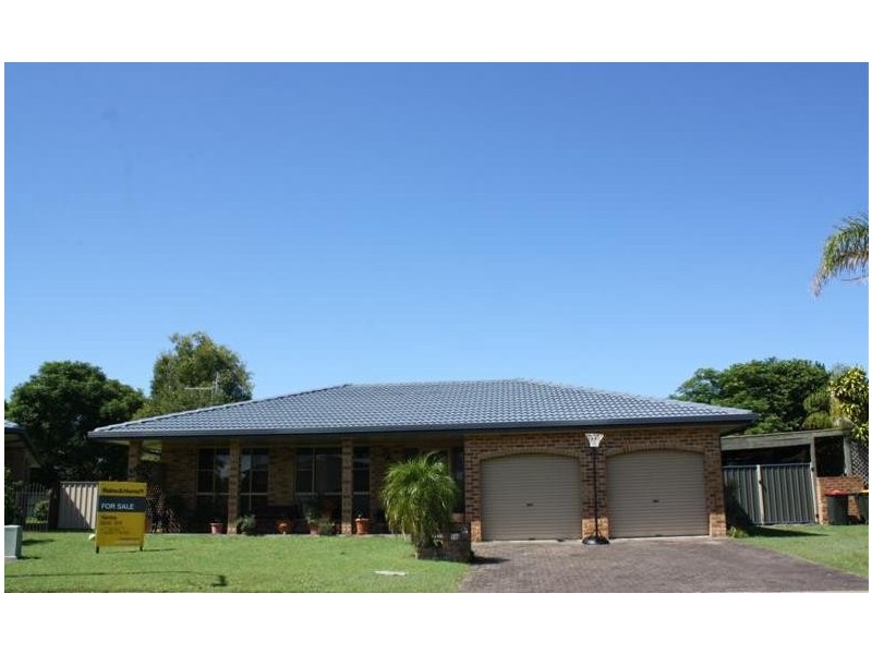 16 Binnacle Court, Yamba NSW 2464