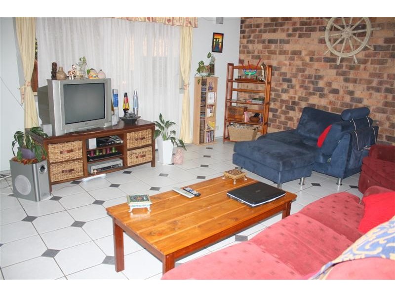 16 Binnacle Court, Yamba NSW 2464