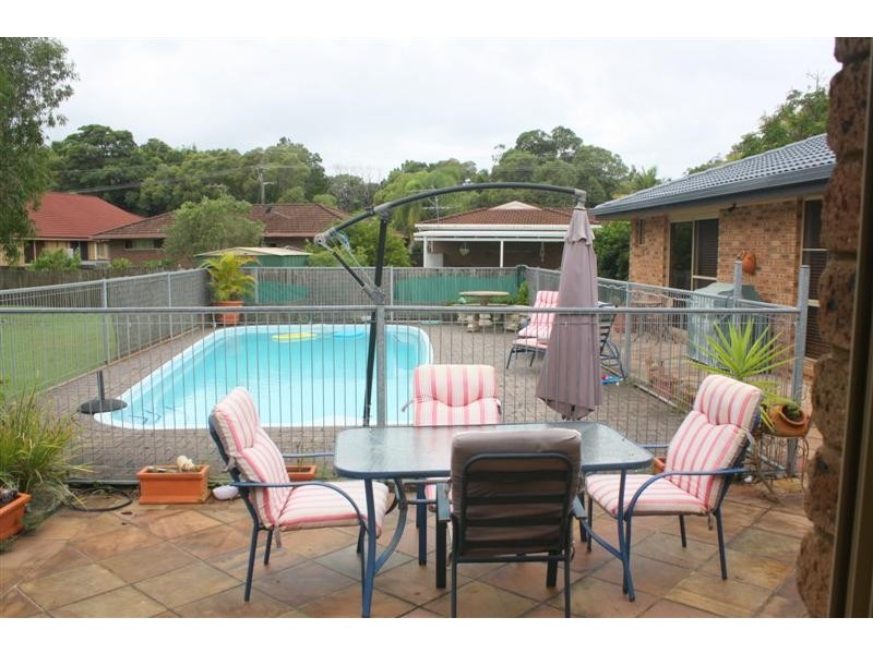 16 Binnacle Court, Yamba NSW 2464