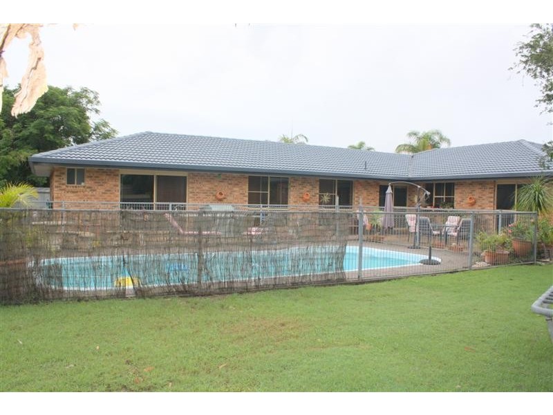 16 Binnacle Court, Yamba NSW 2464