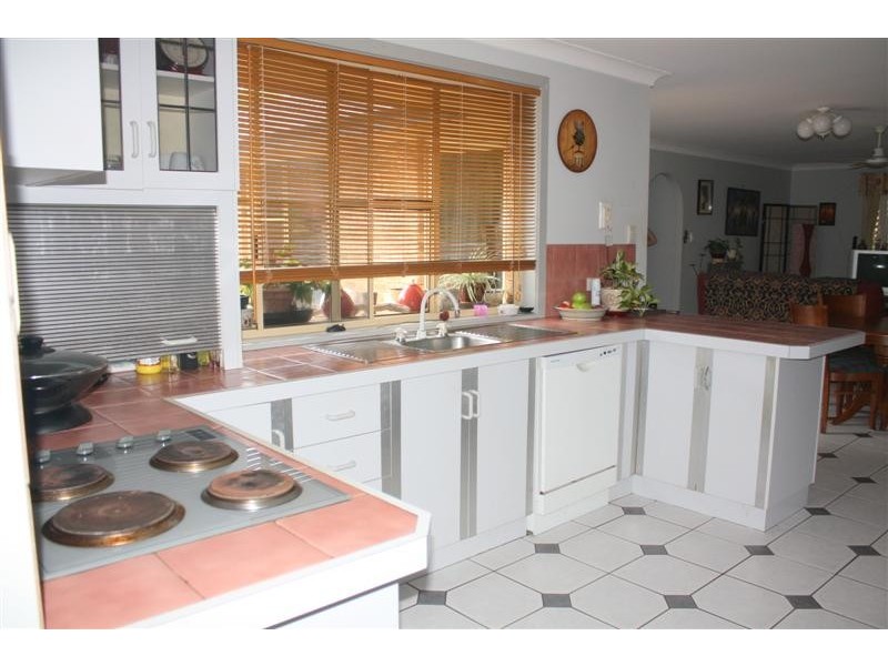 16 Binnacle Court, Yamba NSW 2464
