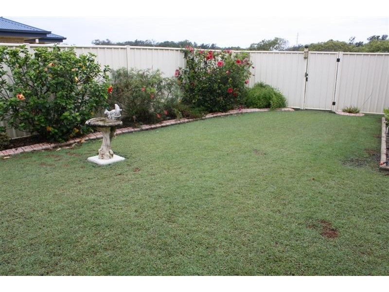 6 Bayview Drive, Yamba NSW 2464
