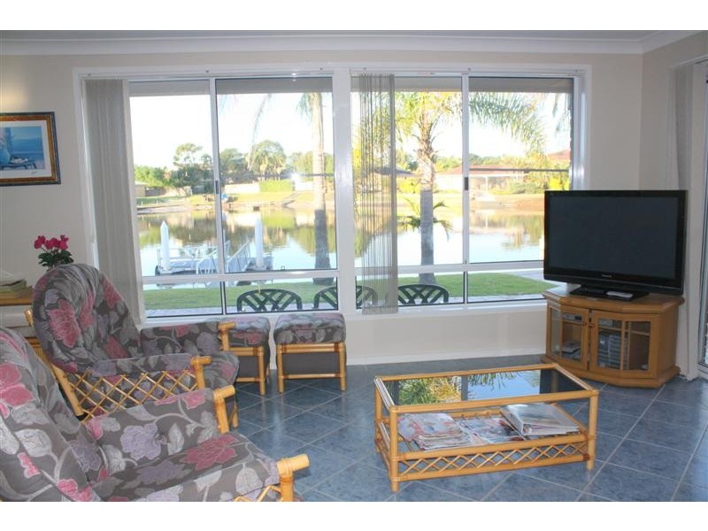 38 The Mainbrace, Yamba NSW 2464