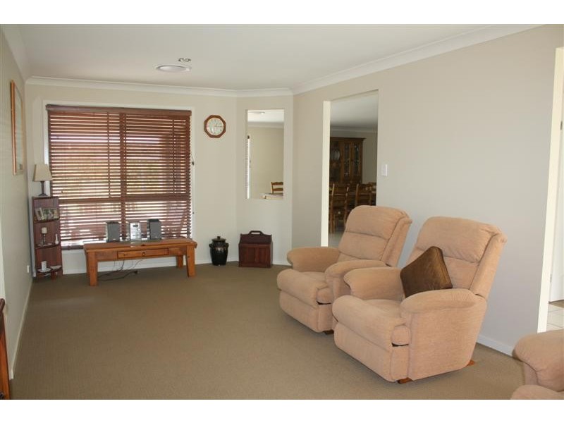 2 Investigators Place, Yamba NSW 2464