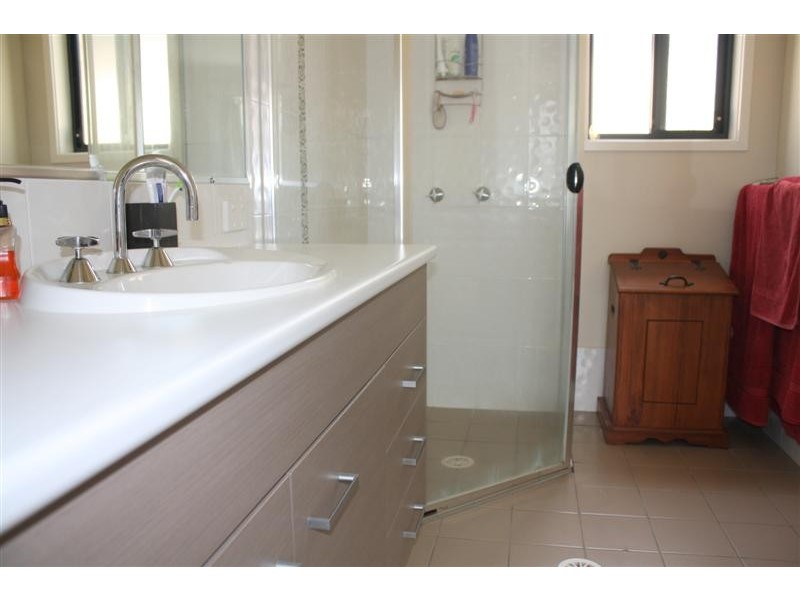 2 Investigators Place, Yamba NSW 2464