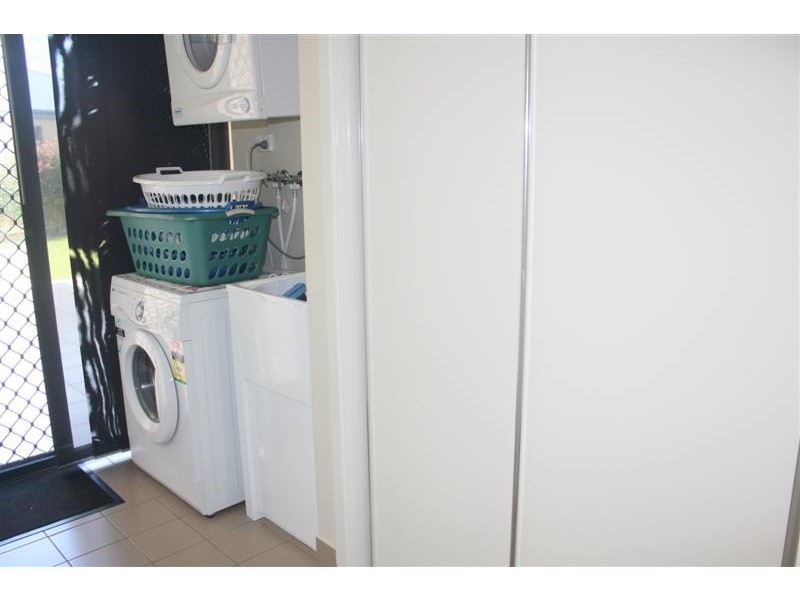 2 Investigators Place, Yamba NSW 2464