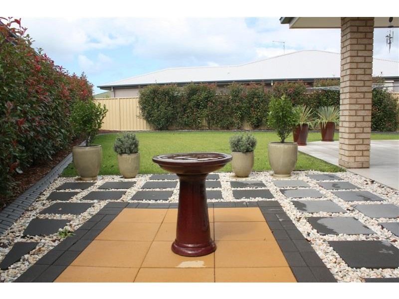 2 Investigators Place, Yamba NSW 2464