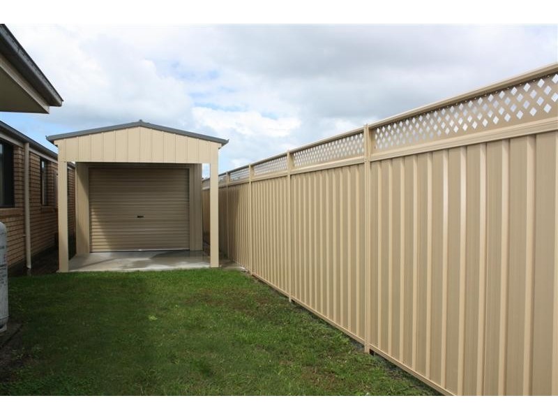 2 Investigators Place, Yamba NSW 2464