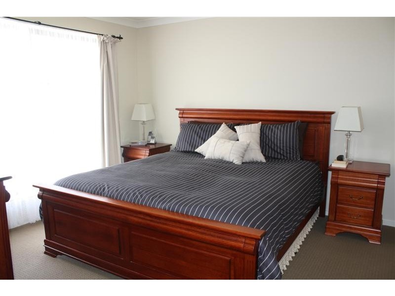 2 Investigators Place, Yamba NSW 2464