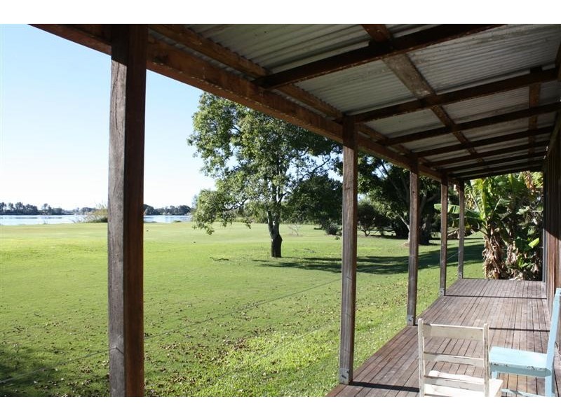 797 Yamba Road, Palmers Island NSW 2463
