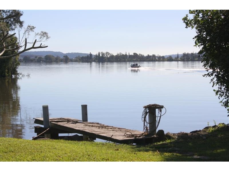 797 Yamba Road, Palmers Island NSW 2463