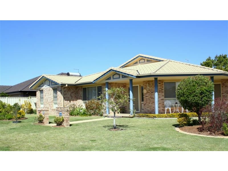 1 Kempnich Place, Yamba NSW 2464
