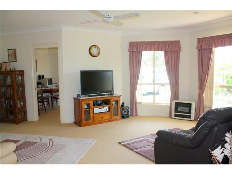 1 Kempnich Place, Yamba NSW 2464