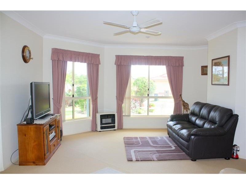 1 Kempnich Place, Yamba NSW 2464