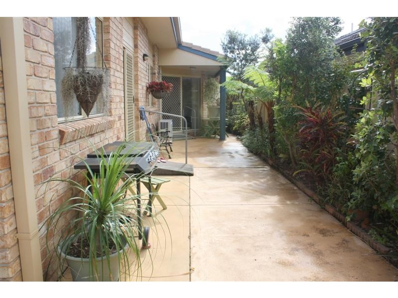 1 Kempnich Place, Yamba NSW 2464