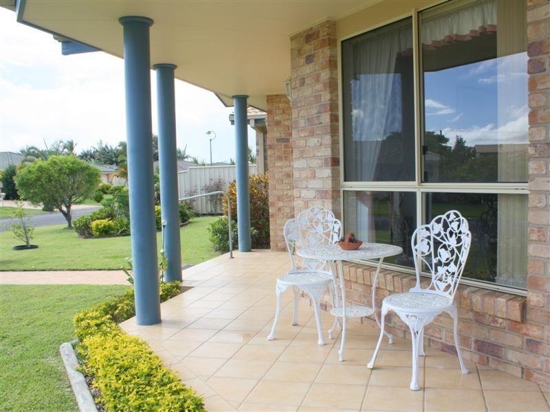 1 Kempnich Place, Yamba NSW 2464