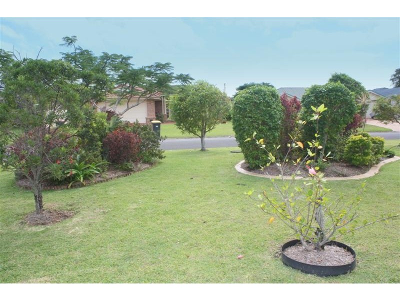 1 Kempnich Place, Yamba NSW 2464
