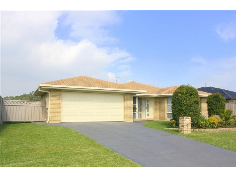 17 Harold Tory Drive, Yamba NSW 2464