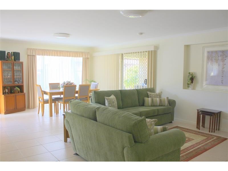 17 Harold Tory Drive, Yamba NSW 2464