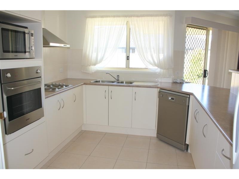 17 Harold Tory Drive, Yamba NSW 2464