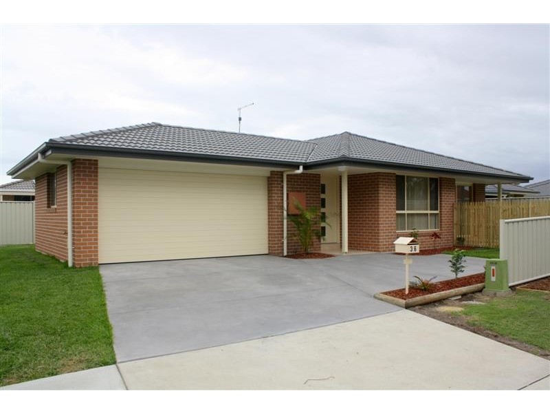 36 Wattle Drive, Yamba NSW 2464