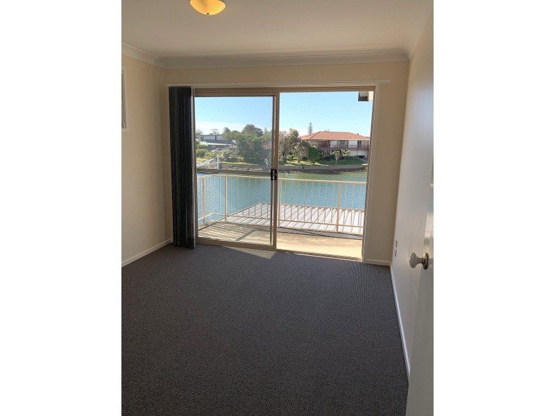 2/28 The Mainbrace, Yamba NSW 2464